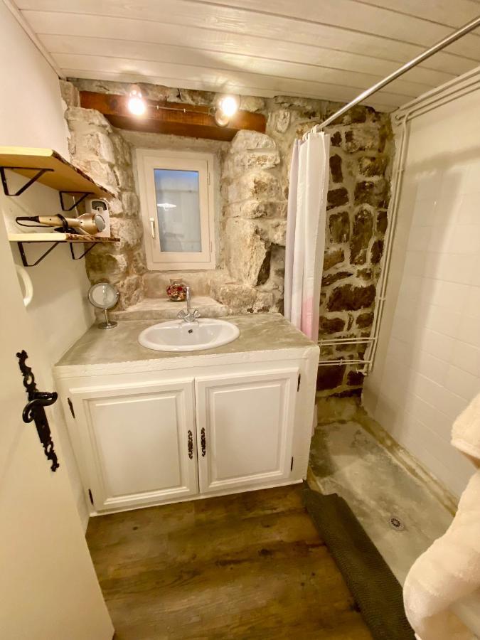 Gite De Groupe 160M2, 15P, Salle De Reception, Jardin, Terrasse Mazan-l'Abbaye Luaran gambar