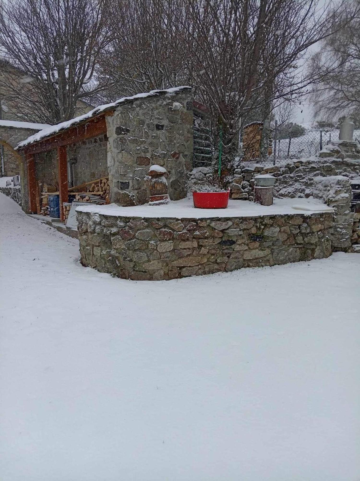 Gite De Groupe 160M2, 15P, Salle De Reception, Jardin, Terrasse Mazan-l'Abbaye Luaran gambar